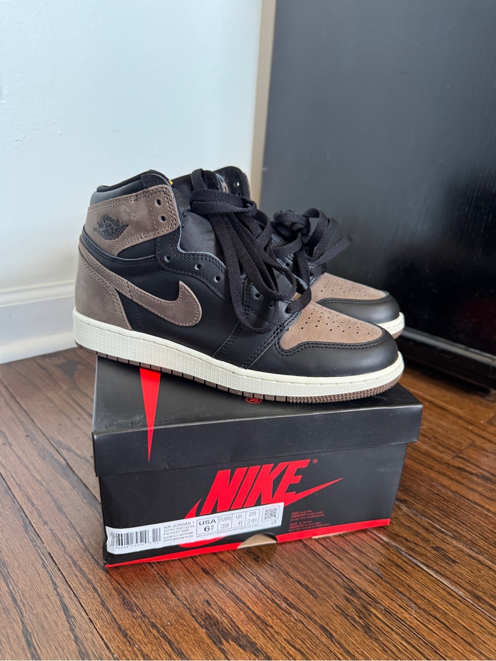 Nike Air Jordan 1 High OG - Mocha and Black